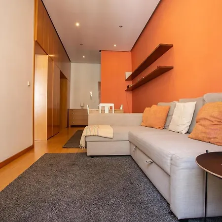 By The River 1 アパート *